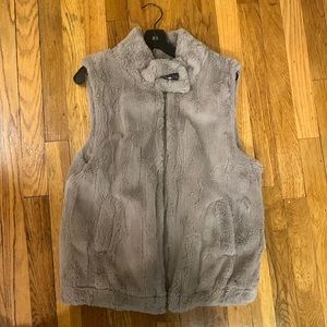 Sanctuary faux fur vest size M EUC